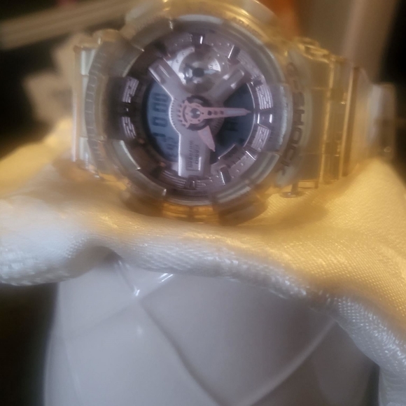 Woman's Gshock 44 mm watch - Picture 5 of 5